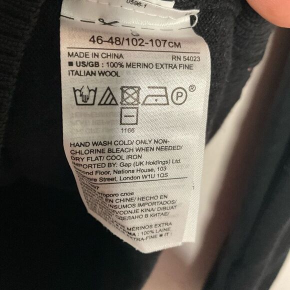 BANANA REPUBLIC Sweater Mens Large Black‎ Washable Merino Wool V-neck Pullover - Picture 4 of 8